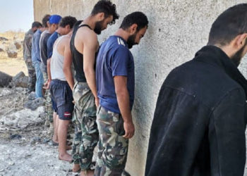 للموتِ لا لمذلةٍ يا ألفَ أهلا