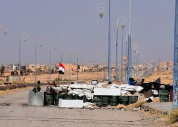 النظام يغلق مدينة دير الزور ويمنع الدخول إليها إلا بشروط