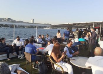 بمشاركة فنانين ومثقفين سوريين.. البوسفور يحتضن “لقاء الفنانين المهاجرين” بتركيا