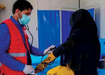 «كورونا» يعزل منطقة شرق سوريا… ودمشق تعلن إشغال أسرّة «العناية المركزة»