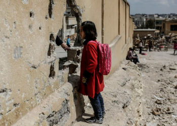 أزمة كتب ومعلمين ومحروقات.. موت سريري في المدارس الحكومية السورية