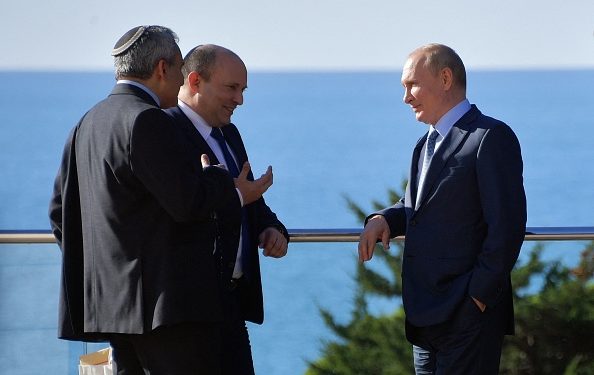 لقاء بوتين وبينت: محاولة لتخطي التباينات حول إيران وسورية