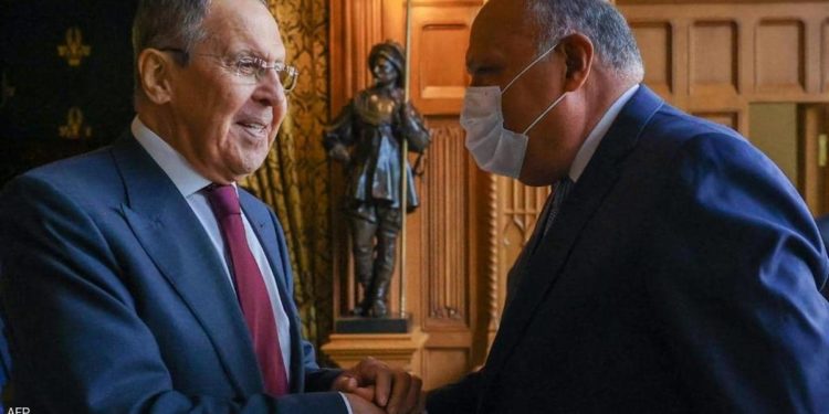 موسكو ترفض «تسييس المساعدات»… والقاهرة تنتظر «خطوات» من دمشق