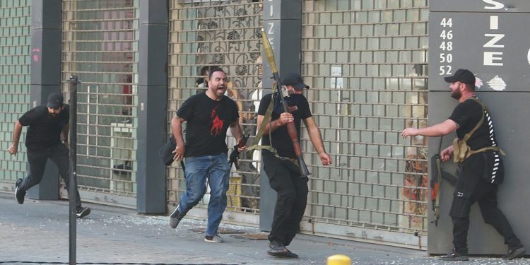 ما الذي أشعل بيروت؟