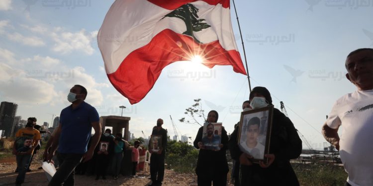 كف يد المحقق العدلي بانفجار بيروت مؤقتاً.. ومخاوف جدية من إقصائه نهائياً