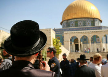 الاحتلال يغرّم مطبعة لرفضها طباعة منشورات لاقتحام الأقصى.. فلسطينيون جمعوا مبلغ الغرامة “قروشاً”