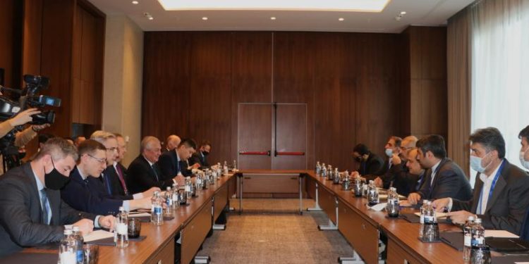 اختتام اليوم الأول من محادثات «أستانة 17» حول سورية… لافرينتيف: كانت مثمرة