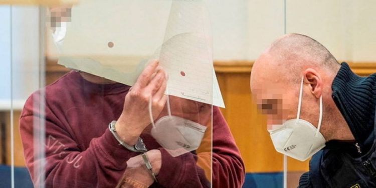 الأرشيف السوري: أكبر مطاردة لمجرمي الحرب السوريين في أوروبا