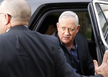 محكمة هولندية ترد دعوى فلسطيني ضد وزير الحرب “غانتس”