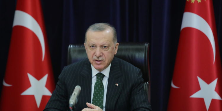 تركيا {لا يمكنها تجاهل} القواعد الأميركية والروسية في سورية