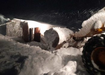 طفلان توفيا من البرد.. عاصفة ثلجية وأمطار غزيرة تضرب مخيمات النازحين في سورية