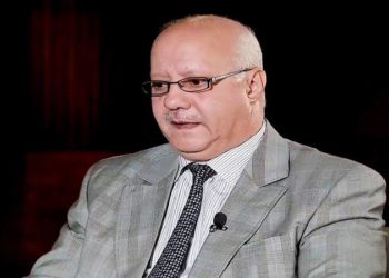 كيف يمكن لمفكر كهذا أن لايرى سوى الصورة التي يدعيها النظام !!؟