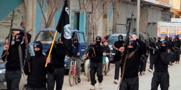 هل يُشكّل هجوم “داعش” على سجن في الحسكة مؤشراً إلى عودته؟