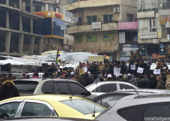 النظام يستنفر في السويداء مع استمرار الاحتجاجات وقطع الطرقات