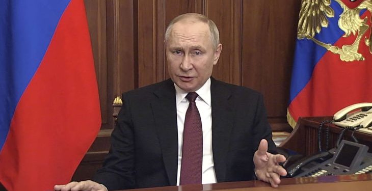 الغارديان: بوتين لا يطمح لإعادة الإمبراطورية السوفييتية بل إجبار الغرب على وقف تهديد أمن الحدود الروسية