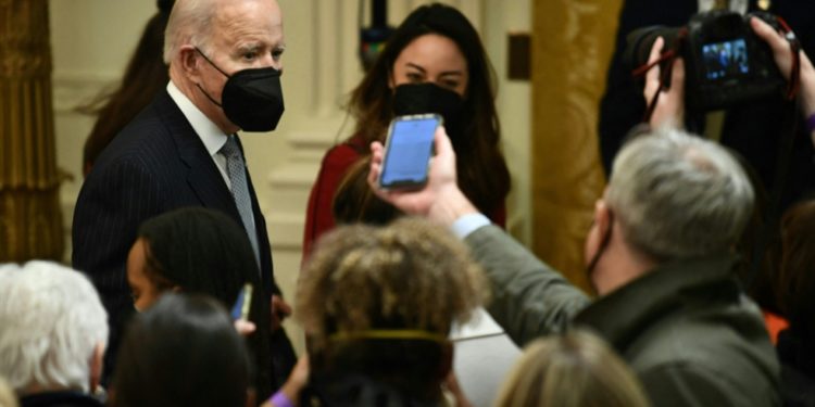 بايدن يعلن “إزالة” زعيم “داعش” من “ساحة المعركة” في سورية