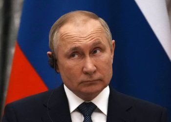 حافة الهاوية أم هاوية الحافة