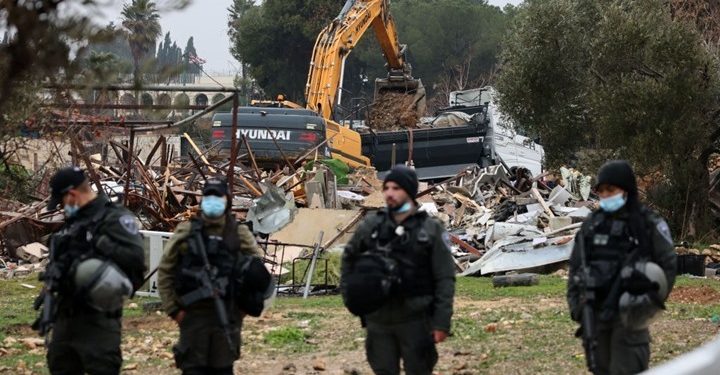 دعوات لمواجهة قرارات الهدم وانتشار للاحتلال بالشيخ جراح