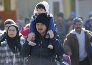 بين حجري الرَّحى