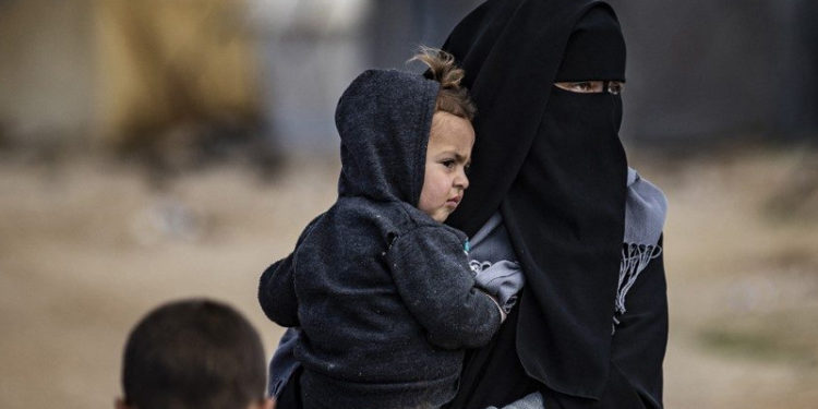 زواج سوريات من مقاتلين أجانب: مصائر مجهولة وأطفال دون حقوق