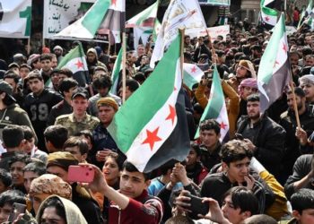 في ذكرى الثورة السورية: العسكر يفسدون احتفالية وخلاف حول تاريخ انطلاقتها