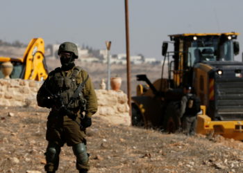 قوات الاحتلال تعتدي بالضرب على فلسطينيين في القدس.. اعتقلت 8 أشخاص وأصابت 5 آخرين