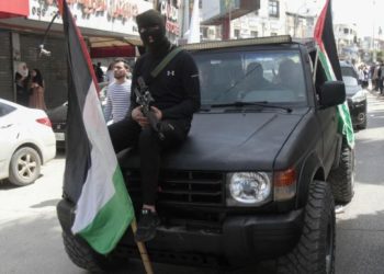 مقاومون يطلقون النار على قوات الاحتلال خلال اختطاف أسير محرّر في مخيم جنين