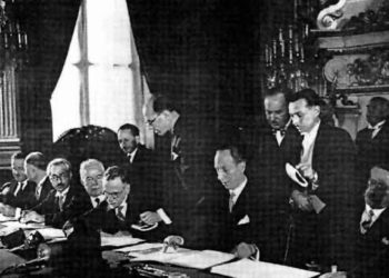 مفارقة ذكرى استقلال سورية وتفتت الائتلاف السوري