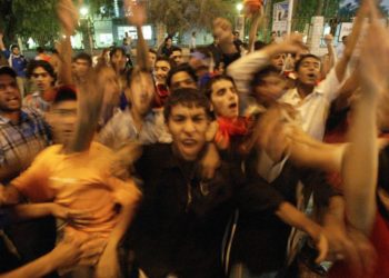 نيسان في عربستان: سقوط مملكة وانتفاضات لا تنضب