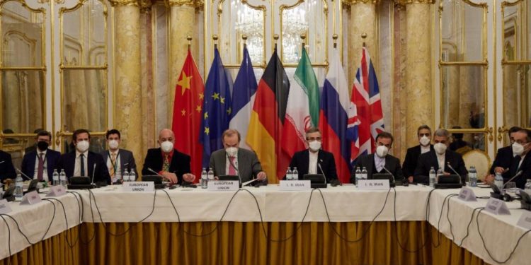 هل تذهب طهران لتفاهمات مرحلية مع واشنطن؟