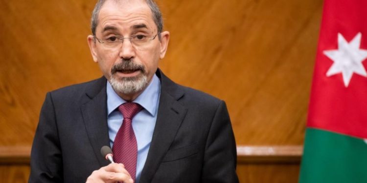 الأردن يريد “دورًا عربيًا” لـ”حل سياسي” في سورية