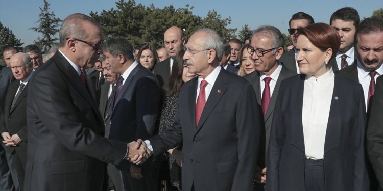 الأحزاب الصغيرة وتأثيرها على الخريطة السياسية في تركيا