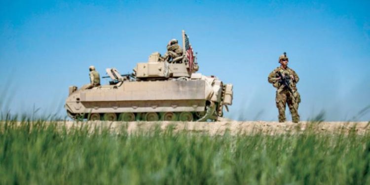 الأميركي في قاعدة التنف عين على الروس  وأخرى على الإيرانيين