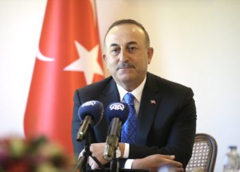 جاووش أوغلو: تركيا لن تقف مكتوفة الأيدي أمام الهجمات شمالي سورية