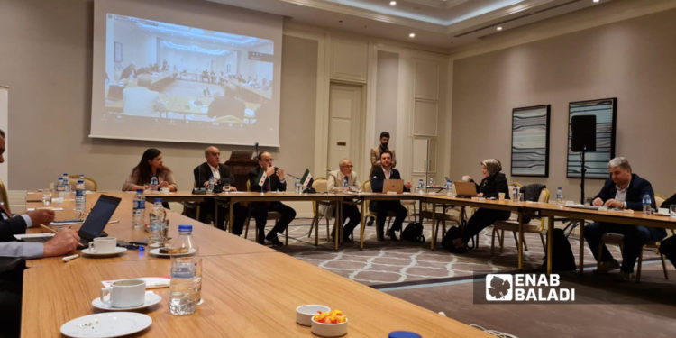 دستور أم انتقال سياسي.. ما الذي يحتاج إليه السوريون