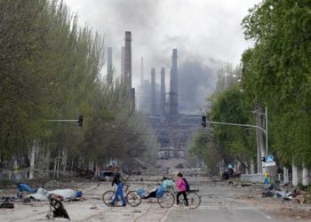 مقتل 60 مدنيا في قصف مدرسة بشرق أوكرانيا و”السبع” تؤكد وحدتها بمواجهة موسكو