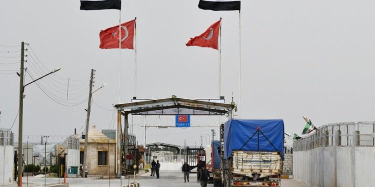 الشارع “يغلي” في شمال سورية.. “عيشة لا تطاق” والأسباب كثيرة