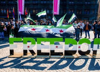 الهوية الوطنية بين العنف وعبادة الشخصية