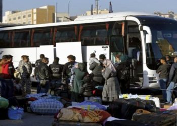 وزير لبناني يكشف عن “خطة” لترحيل السوريين بالتعاون مع نظام الأسد