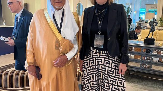 وزيرة خارجية إسرائيل السابقة تنشر صورة مع أمير سعودي قبل زيارة بايدن