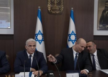 التحديات تعترض “حكومة لبيد” فكيف سيتعامل معها؟