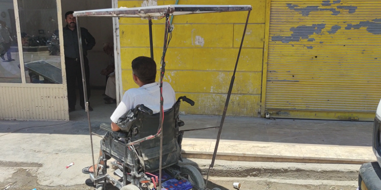 بالإرادة والتحدي: شاب سوري ينتصر على الإعاقة