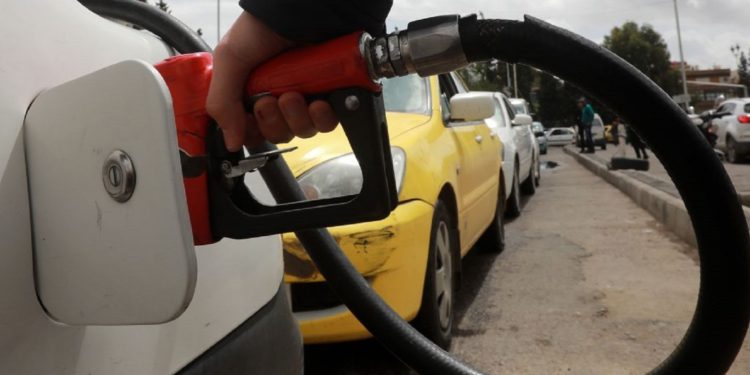 سورية: ميليشيات ونافذون يقبضون على المحروقات..ويتاجرون بها