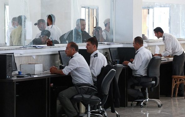 سورية تغلق معبر نصيب مع الأردن: تحذيرات من خسائر زراعية واسعة