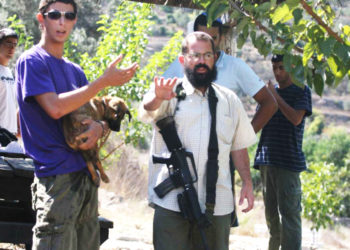 طعنه بسكين في قلبه .. سلطات الاحتلال تفرج عن مستوطن قتل فلسطينياً، وتدعي أنه كان يدافع عن نفسه