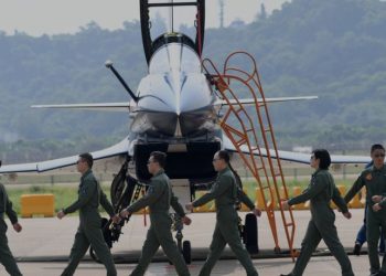 إذا حاصرت الصين تايوان.. “كلفة عالية سترهق اقتصاد العالم”