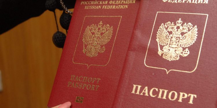 جواز السفر الروسي أداة الضم والاحتلال