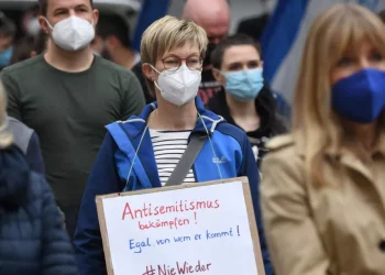 في ألمانيا، حملة ضد منتقدي إسرائيل باسم مناهضة معاداة السامية