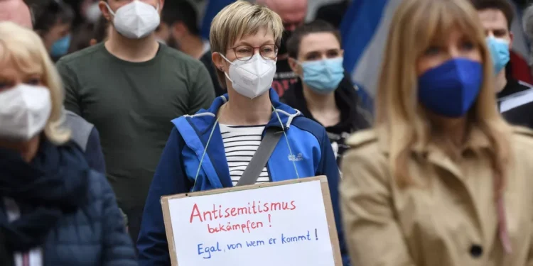 في ألمانيا، حملة ضد منتقدي إسرائيل باسم مناهضة معاداة السامية