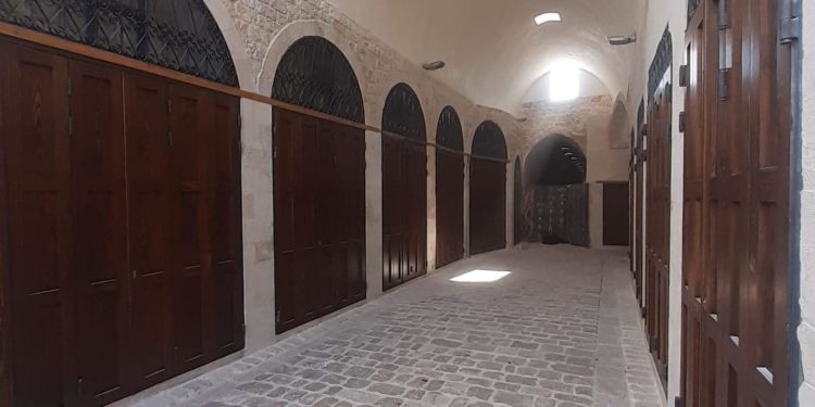 وليس مع الشكر لمؤسسة الآغا خان